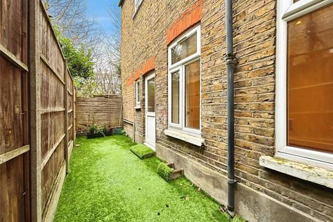 2 bedroom apartment to rent, Goodwin Road, London, W12
