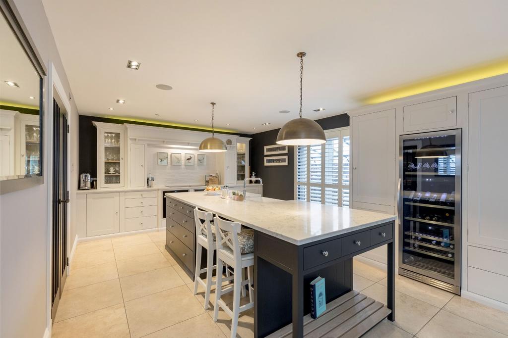 Breakfasting Kitchen