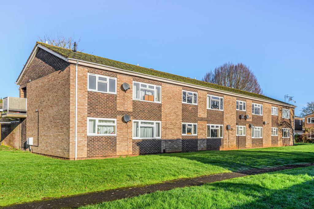 Moorland Road, Witney, OX28 2 bed flat £170,000