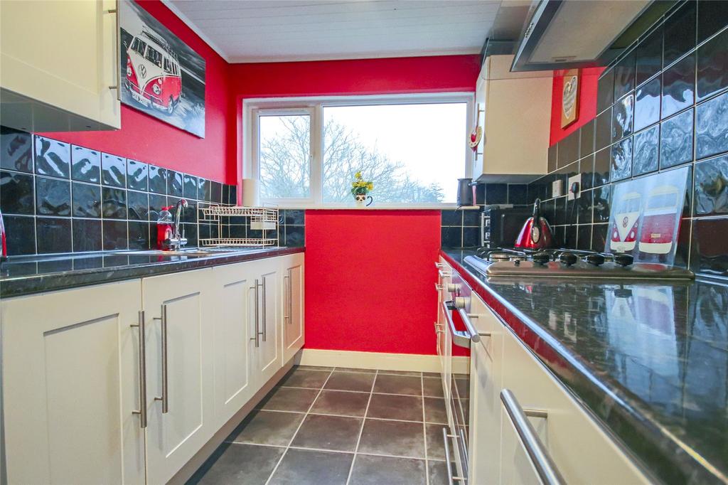 Ashbourne, Bracknell, RG12 2 bed £230,000