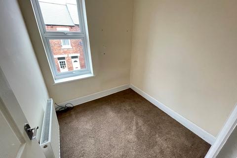 2 bedroom flat to rent - Russell Street, Jarrow, Tyne and Wear, NE32 3AW