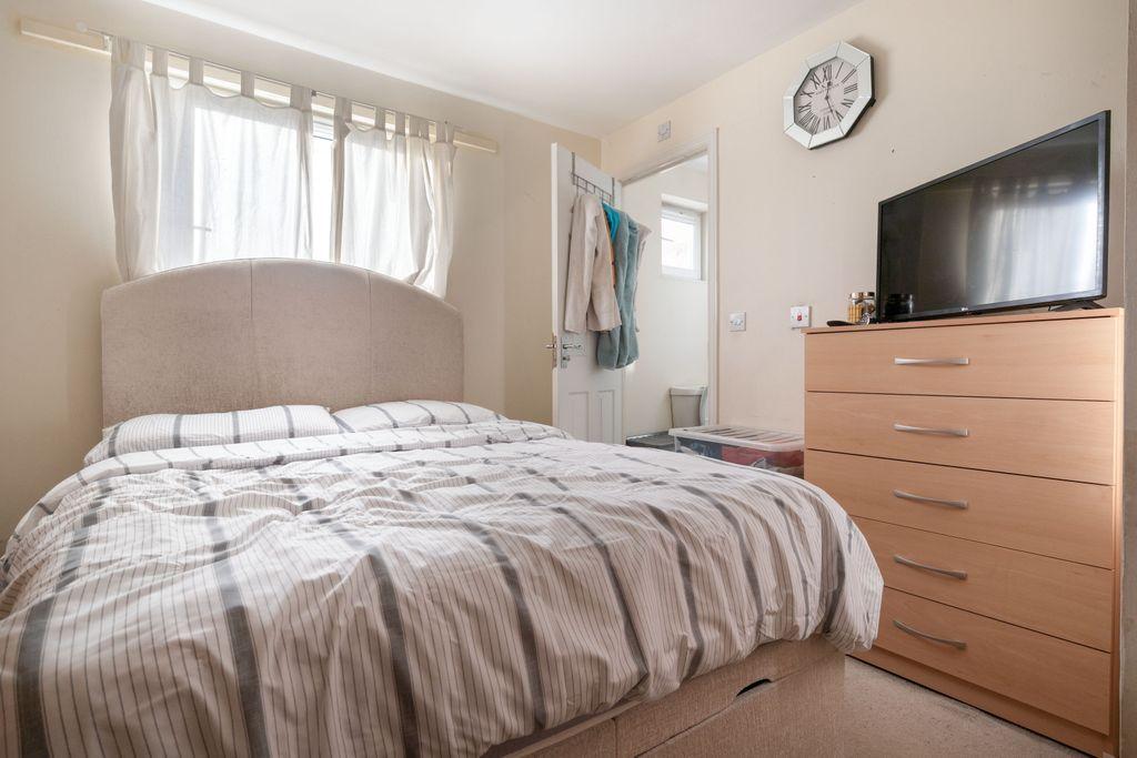 Bedroom 1 (Double with Ensuite)