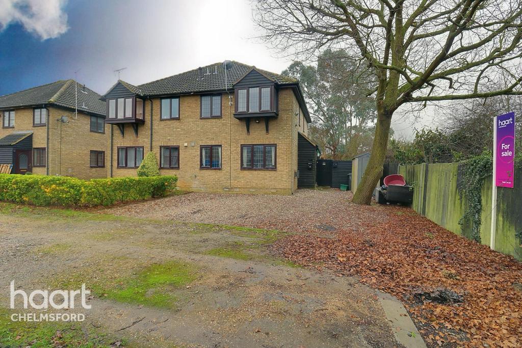 Brockenhurst Way, Chelmsford 1 bed terraced house £220,000
