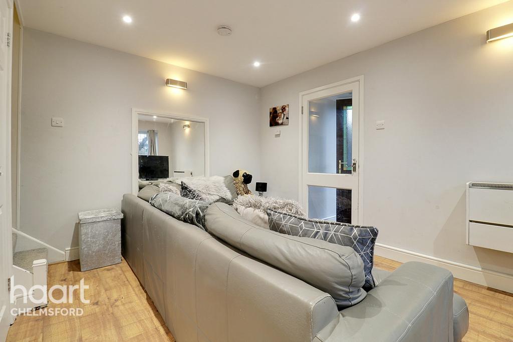 Brockenhurst Way, Chelmsford 1 bed terraced house £220,000