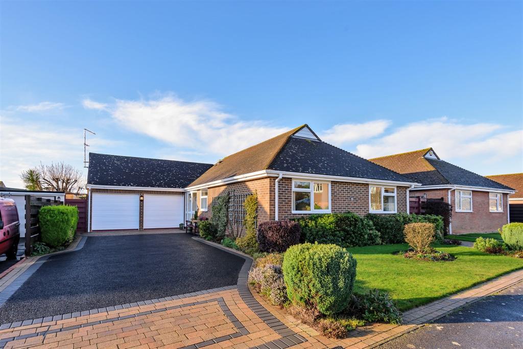 Gilwynes, Aldwick Felds, Bognor Regis, PO21 3 bed detached bungalow £