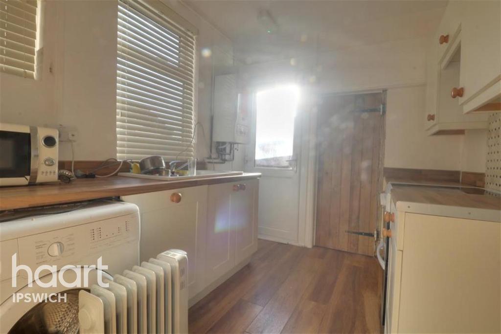 Henniker Road, Ipswich 3 bed terraced house £800 pcm (£185 pw)