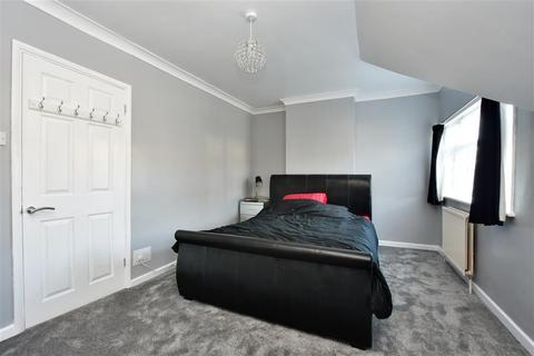 21 Ridgeway, Dartford, DA2 7JW