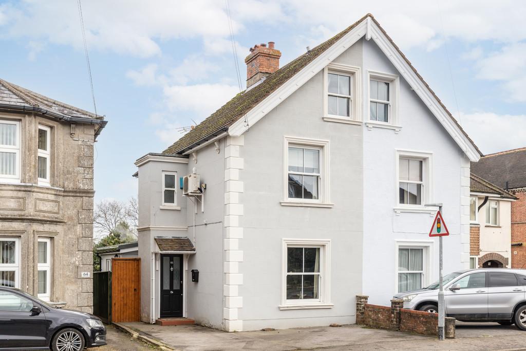 Moat Road, East Grinstead 4 bed semidetached house £550,000