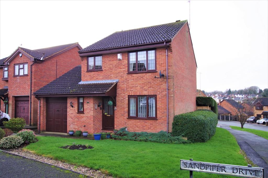 Sandpiper Drive, Uttoxeter 4 bed detached house £280,000