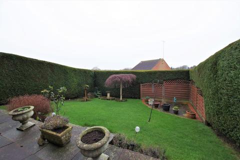 21 Sandpiper Drive, Uttoxeter, ST14 8TA