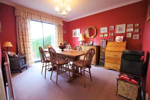 21 Sandpiper Drive, Uttoxeter, ST14 8TA