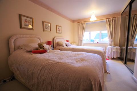 21 Sandpiper Drive, Uttoxeter, ST14 8TA