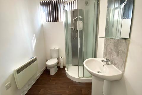 Studio to rent, Lake Road, 28-40 Lake Road