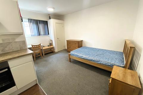 Studio to rent, Lake Road, Portsmouth