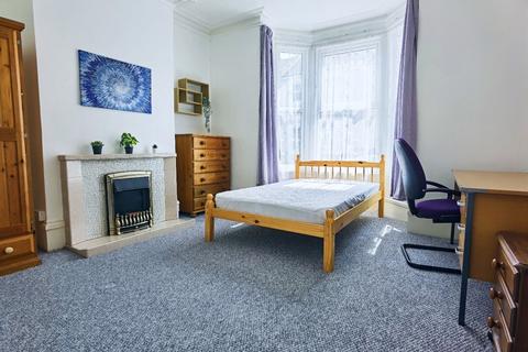 5 bedroom terraced house to rent, Sheffield Road