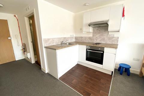 Studio to rent, Lake Road, Portsmouth