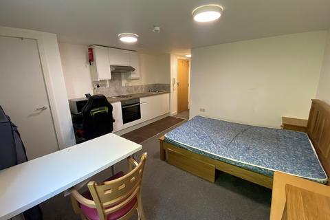 Studio to rent, Lake Road, 28-40 Lake Road