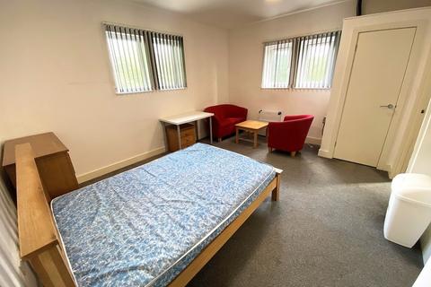 Studio to rent, Lake Road, Portsmouth