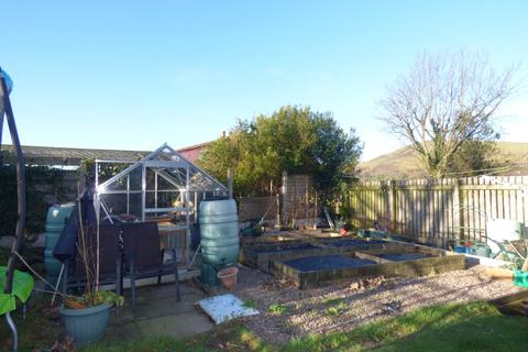 6 Warlow Crest, Greenfield, Oldham, OL3 7HD