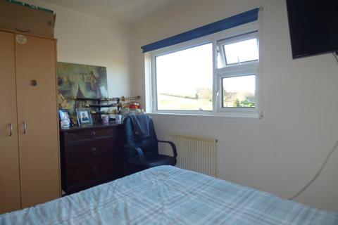 6 Warlow Crest, Greenfield, Oldham, OL3 7HD