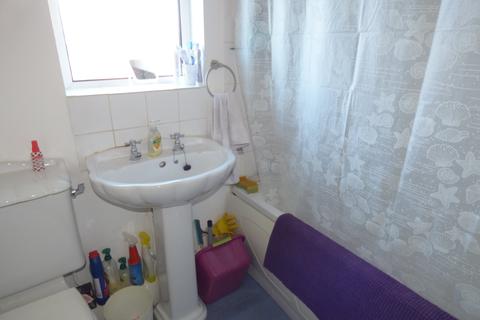 6 Warlow Crest, Greenfield, Oldham, OL3 7HD