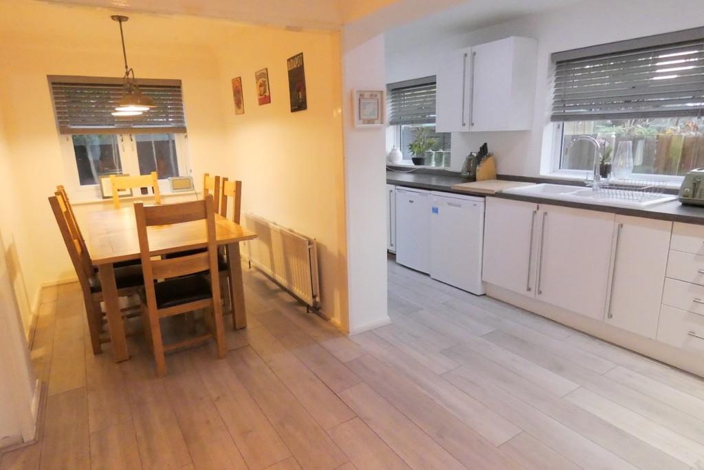 Lilac Avenue, Streetly 3 bed semidetached house £345,000