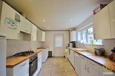 4 bedroom semi-detached house to rent, Blackwell Avenue, Guildford