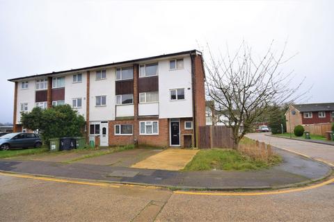 4 bedroom semi-detached house to rent, Guildford Park Avenue, Guildford