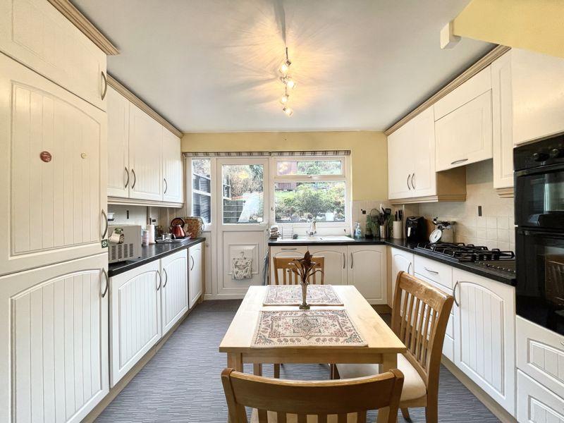 Kitchen / Dining...
