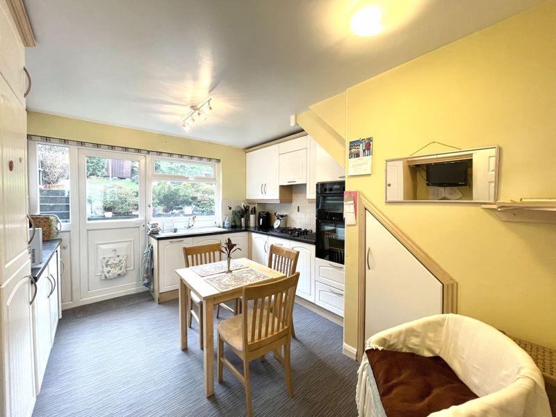 Kitchen / Dining...