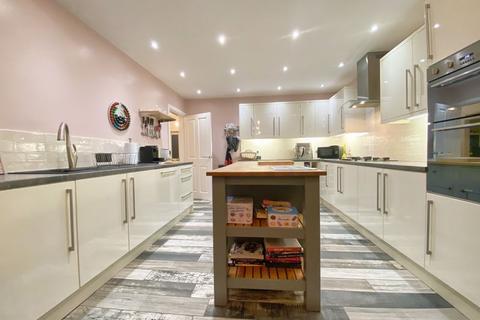 11 Minffrwd Close, Pencoed, Bridgend, CF35 6SE