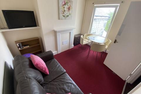 1 bedroom terraced house to rent, Chapel Street, Newport