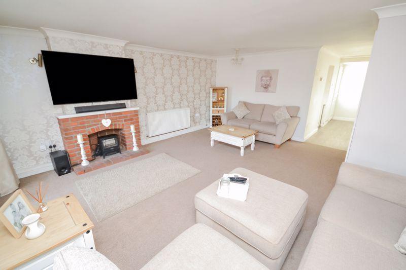Morley Hill, Stanford Le Hope 4 bed terraced house £350,000