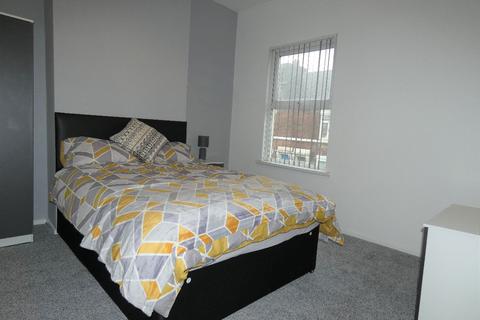 3 bedroom house share to rent - Newlands Street, Stoke-on-Trent, Staffordshire, ST4 2RG
