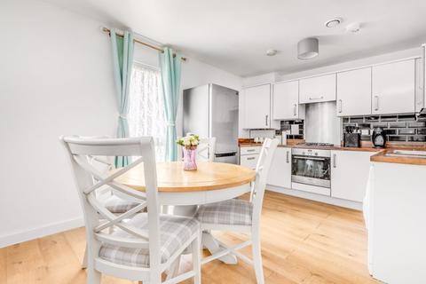1 bedroom apartment to rent - Cairns Avenue, Streatham