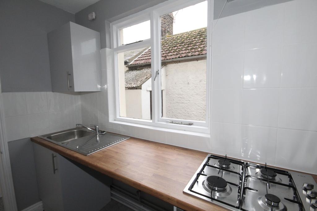OVER STREET, BRIGHTON 4 bed terraced house £600,000