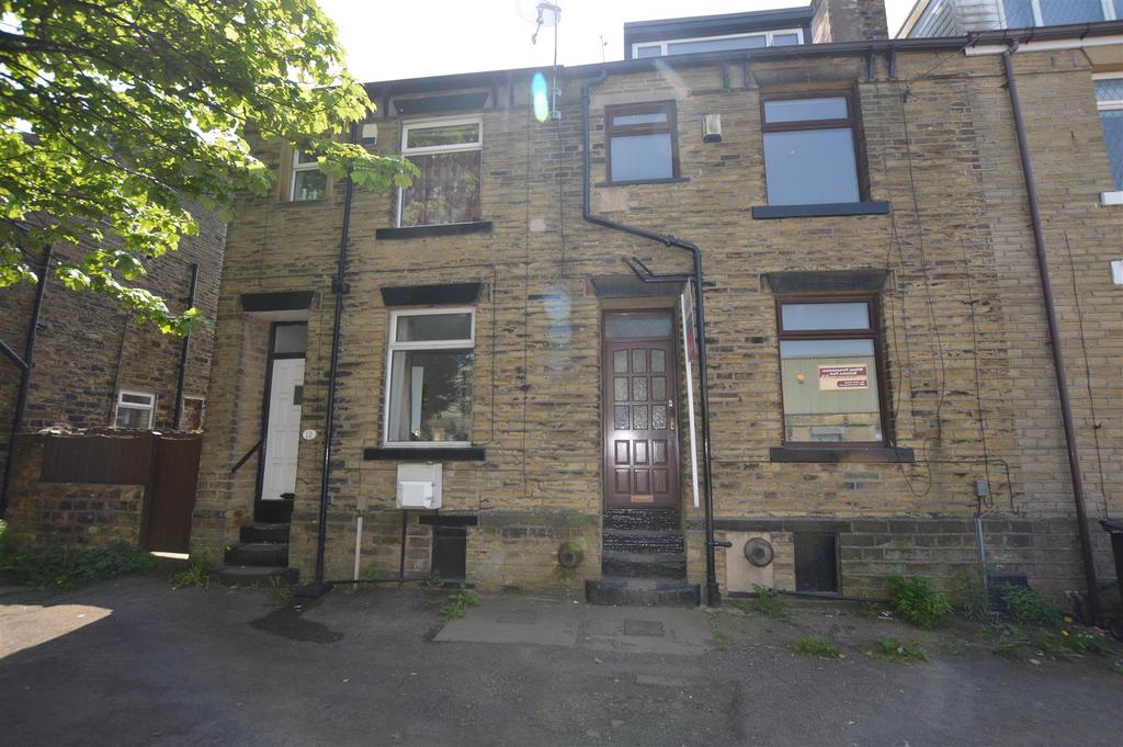 Giles Street, Wibsey, Bradford 2 bed terraced house £475 pcm (£110 pw)