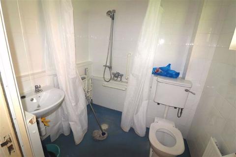 18 Weighton Road, London, SE20 8TS