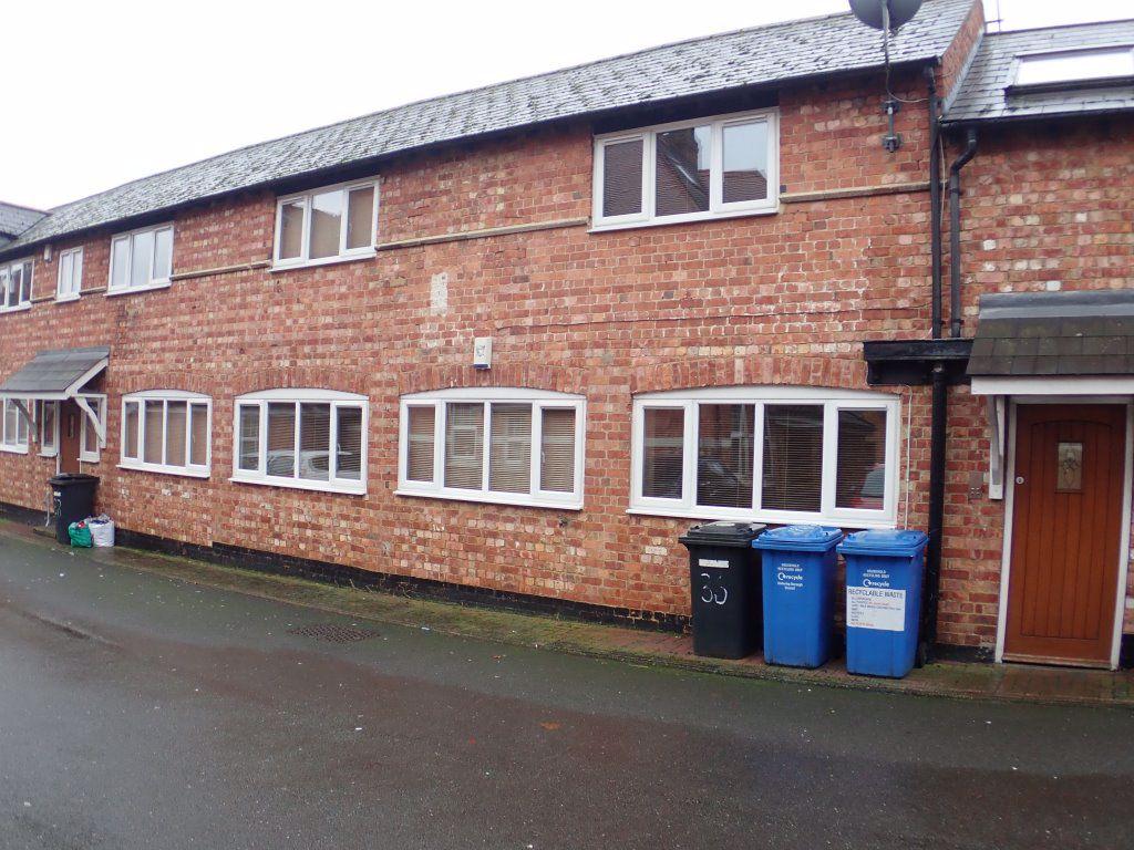 Russell Street Kettering 3 bed house £850 pcm (£196 pw)