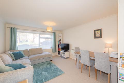 Flat 1, Rowan House Oakfield Drive, Reigate, RH2 9NZ