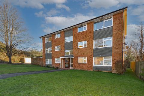 Flat 1, Rowan House Oakfield Drive, Reigate, RH2 9NZ