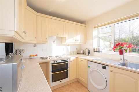 Flat 1, Rowan House Oakfield Drive, Reigate, RH2 9NZ