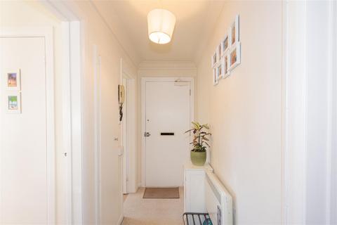 Flat 1, Rowan House Oakfield Drive, Reigate, RH2 9NZ