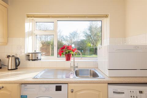 Flat 1, Rowan House Oakfield Drive, Reigate, RH2 9NZ