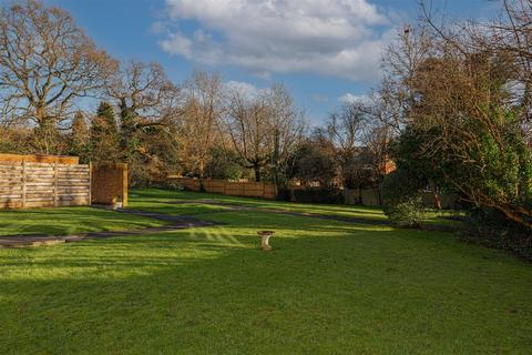 Flat 1, Rowan House Oakfield Drive, Reigate, RH2 9NZ