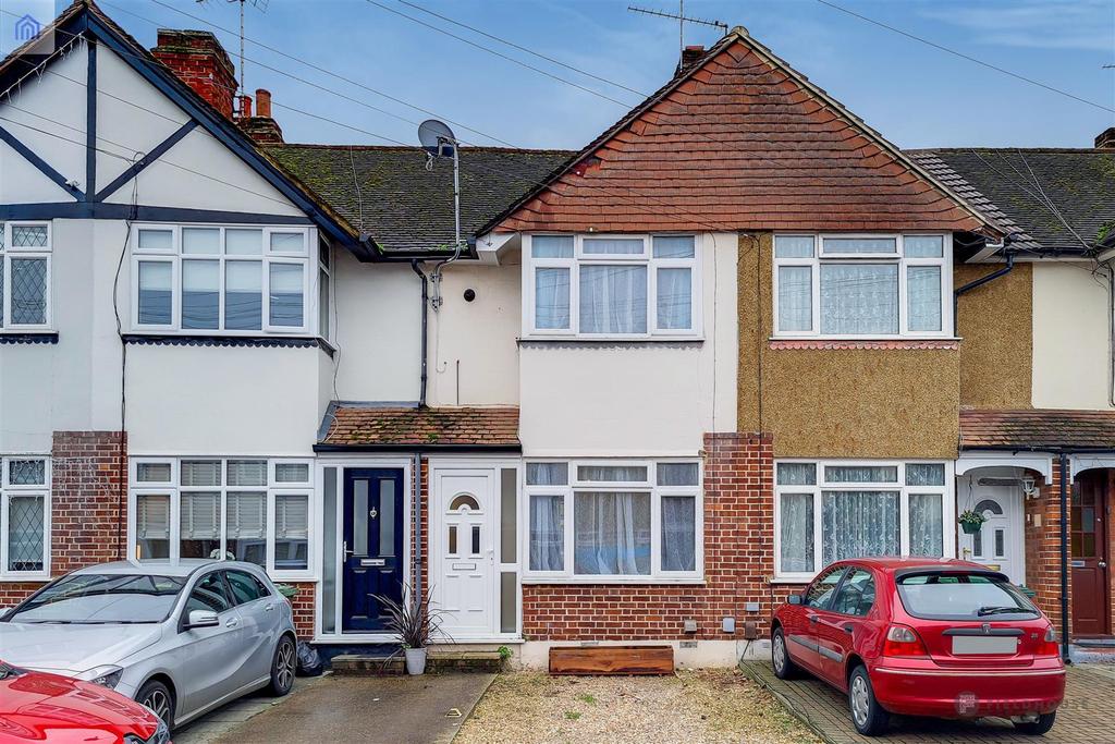 Sydney Crescent Ashford Middlesex 2 bed terraced house £1,300 pcm (£