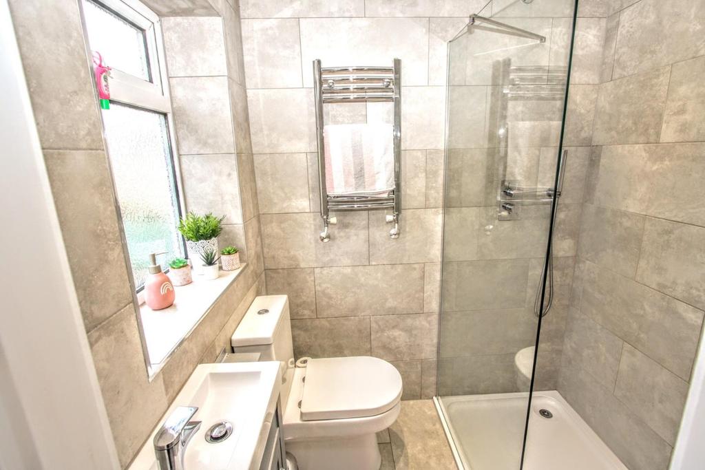 En suite shower room