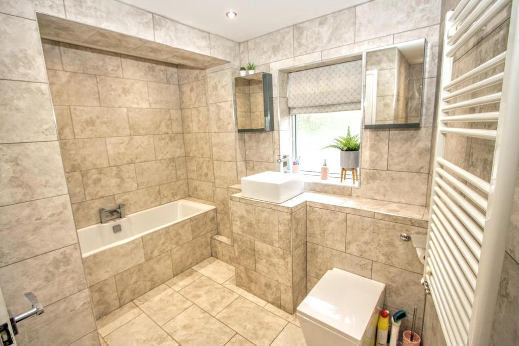 Family bathroom/w.c.