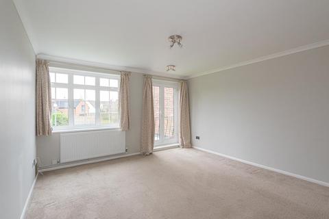 7 Freshmount Gardens, Epsom, KT19 8RF