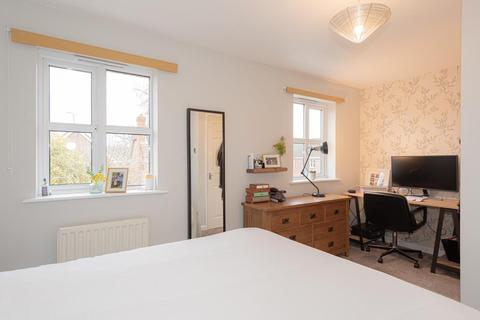 21 Manor Crescent, Epsom, KT19 7EE